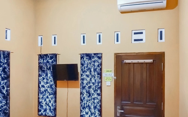 RedDoorz @ Rita Guesthouse Pangandaran