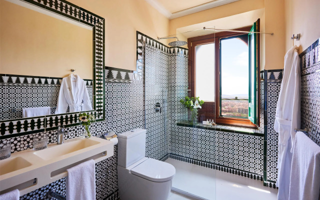 Alhambra Palace Hotel