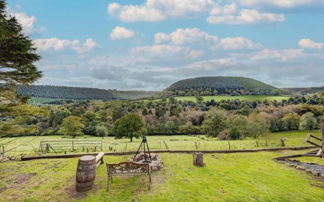 2x Double Bed - Glamping Wagon, Dalby Forest