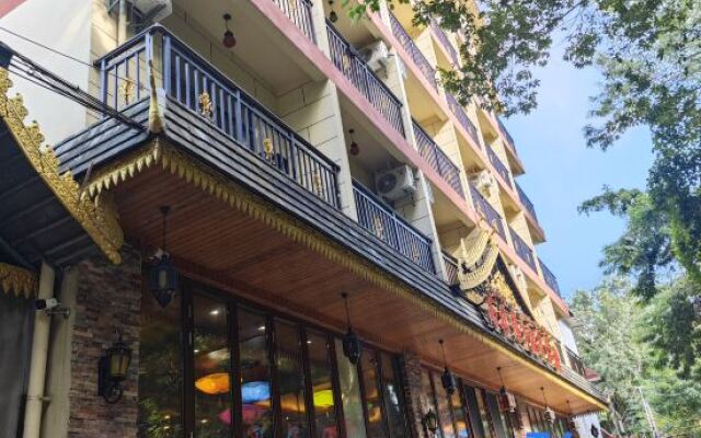 Rainforest Daixiang hot spring Inn