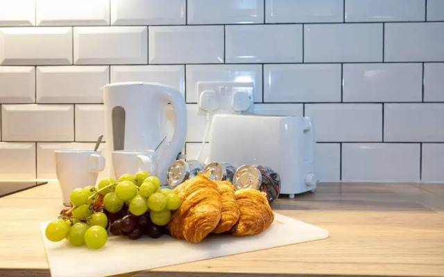 Unique 1 Bedroom Apartment by Pillo Rooms