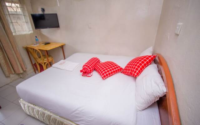 Sunshine Hotel Tengecha