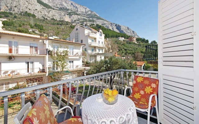 Comfortable Apartment in Makarska Near to Beach