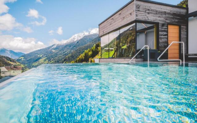 Boutique Hotel Und Chalets Bergwiesenglück