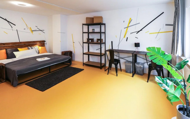 Nice and clean hostel room for 3 2C