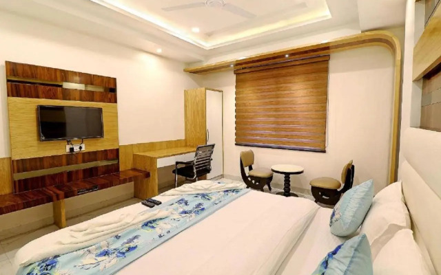 Revels Plum Hotel At New Delhi Railway Station