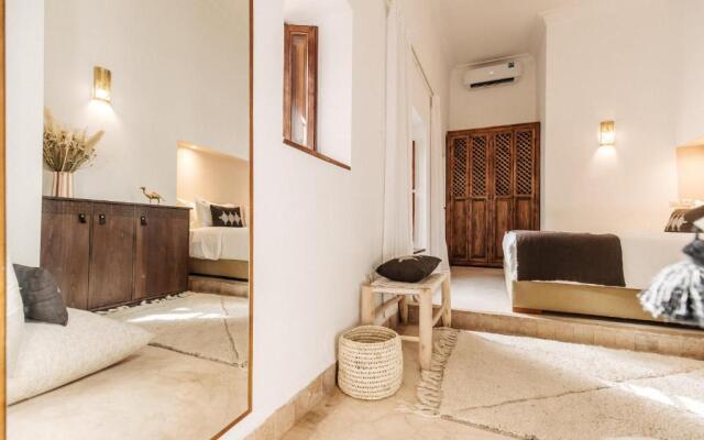 Riad NayaNour