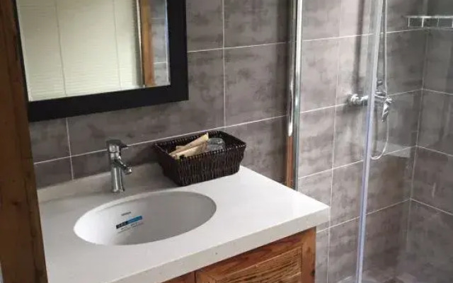 Stream Banks Private Hostel