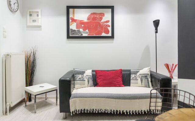 Acropolis Cozy Studio by Livin Urbban