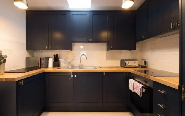The Highgate Hideaway - Modern Stylish 2bdr Flat