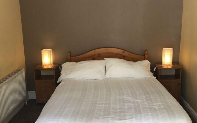 McCauls Bar & Guesthouse