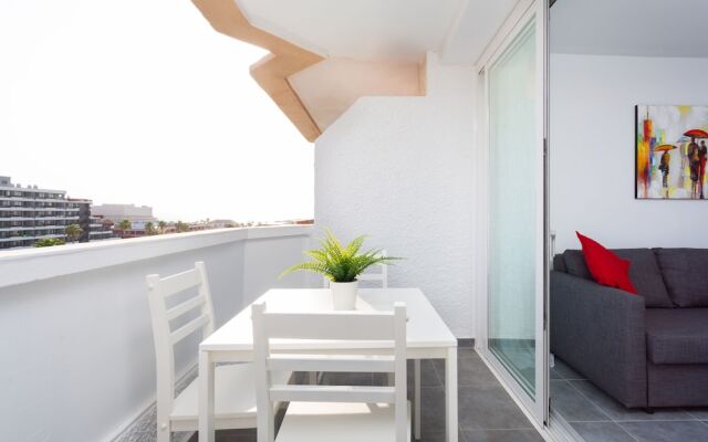 Close to the Sky Apartment, Surrounded by Beaches