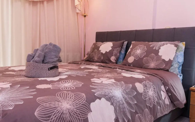 Chrisoupoli Cheerful 2 Bd Apt w Balcony