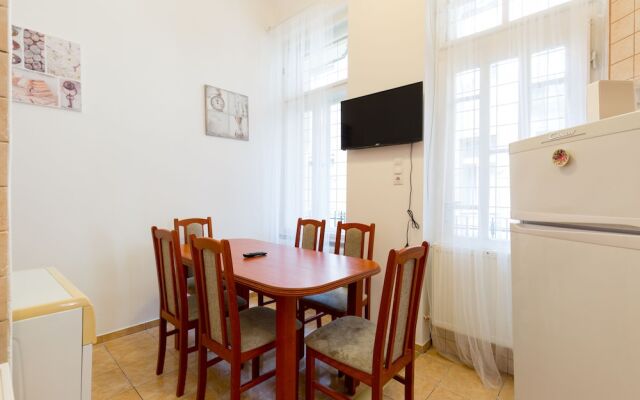 Budapest Apart-NAM-Queen Room