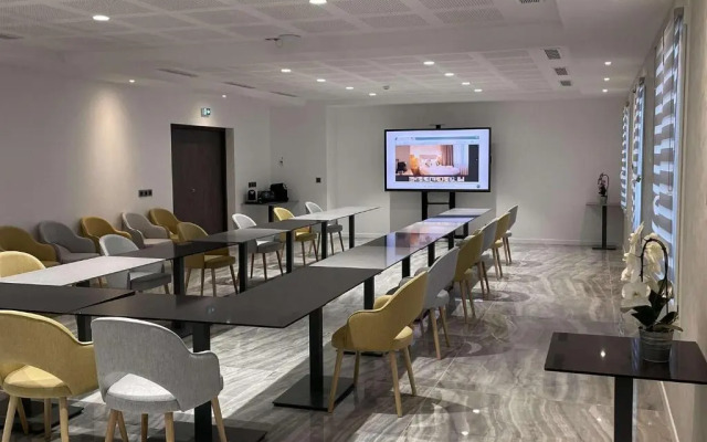 Brit Hotel Paris Orly