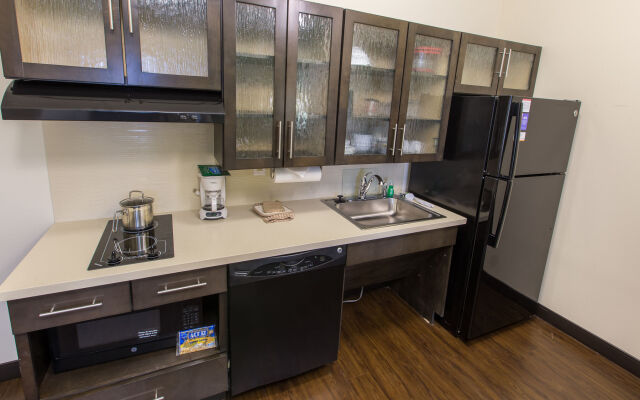 Candlewood Suites : Overland Park - W 135th St by IHG