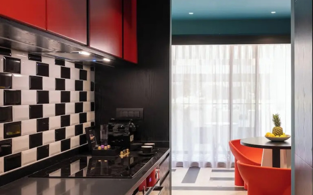 The Pal Living in a Concept