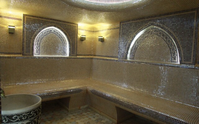 Zarafshan Grand Hotel