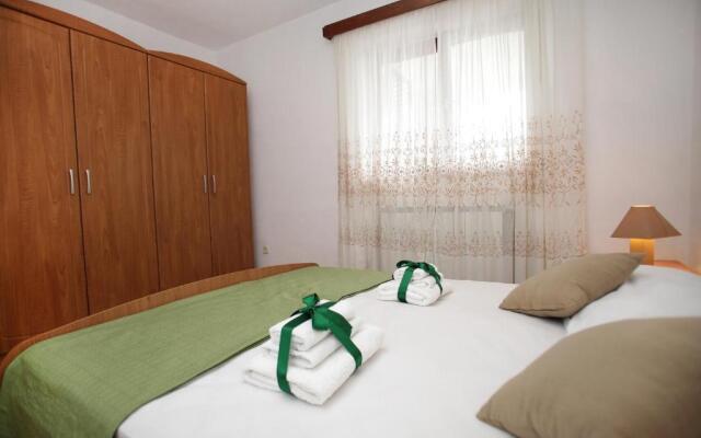 Apartment Natali - 5M from beach