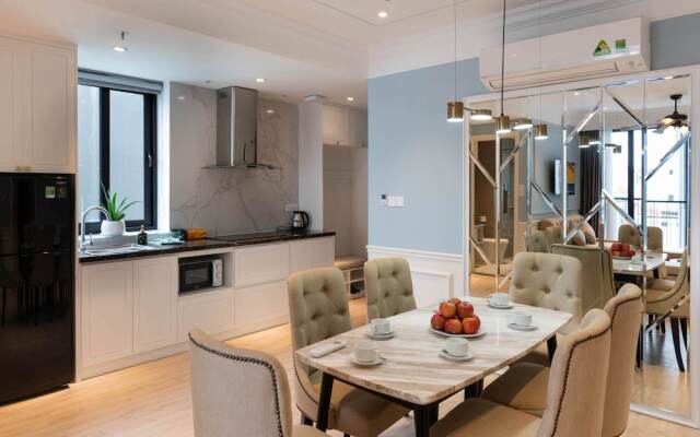Louis Mo Apartment