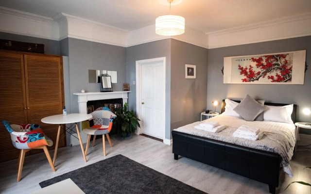 Laburnum House & Bistro En Glaze