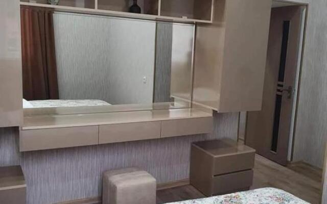 Nari Apartment