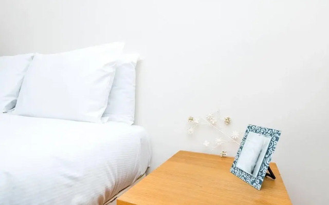 Lovely 2BR Garden Flat in Battersea