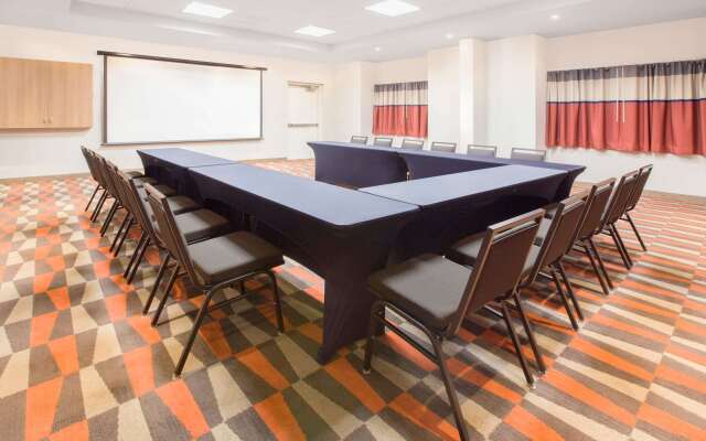 Microtel Inn & Suites by Wyndham Cuauhtemoc Campos Menonitas