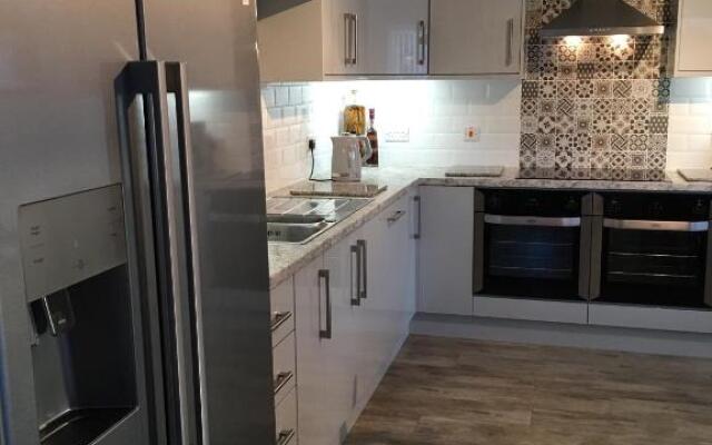 The Grove, Portrush (Sleeps 14) 6 bedrooms.