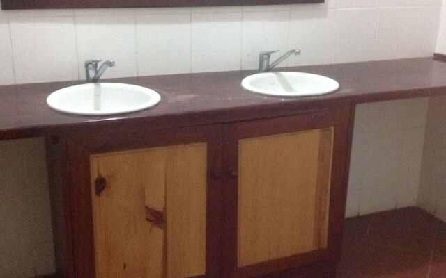 Livingstone Guest Farm - Hostel