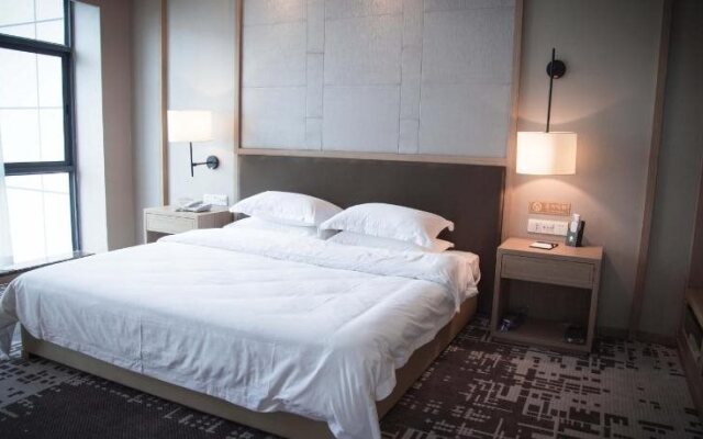 Lige Holiday Hotel