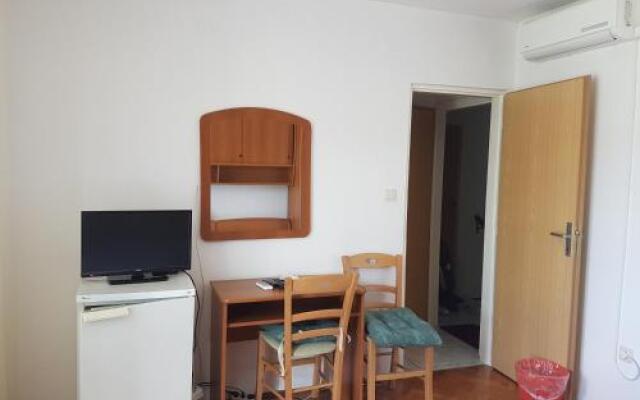 Apartmani Mira