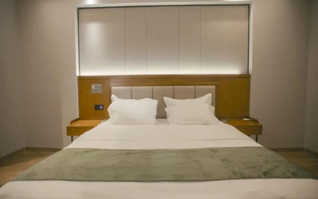 GreenTree Inn Jiuquan Century Plaza Hotel