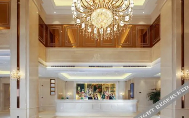 vienna international hotel（yueyangxian Bus station store）