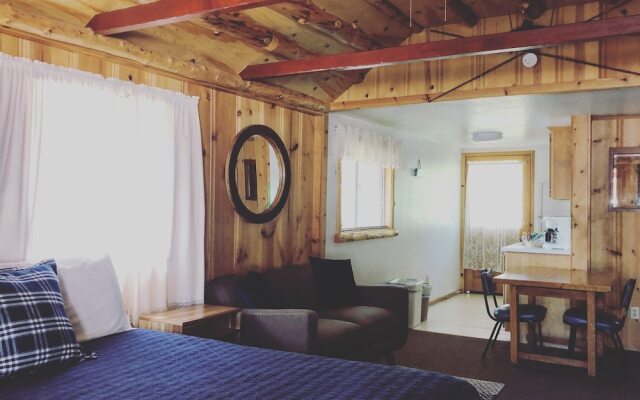 Oak Knoll Lodge