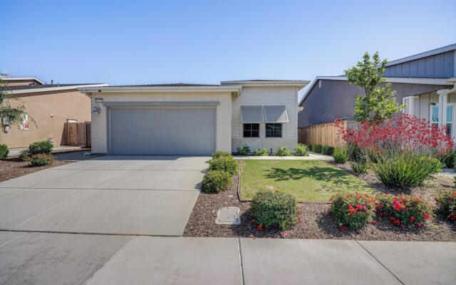 Charming Bakersfield Home w/ Yard & Patio!