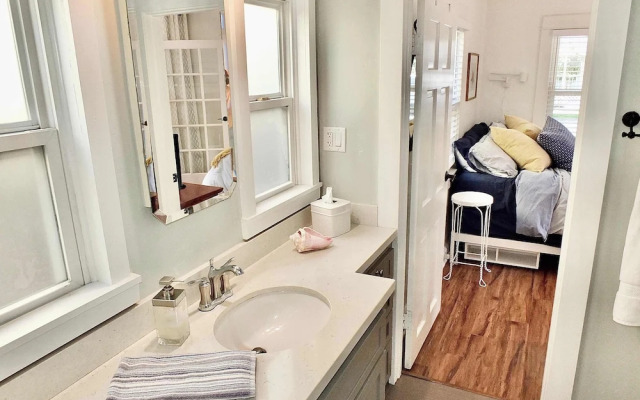 Park Avenue Beach Paradise Chic & Secluded 4 BDR