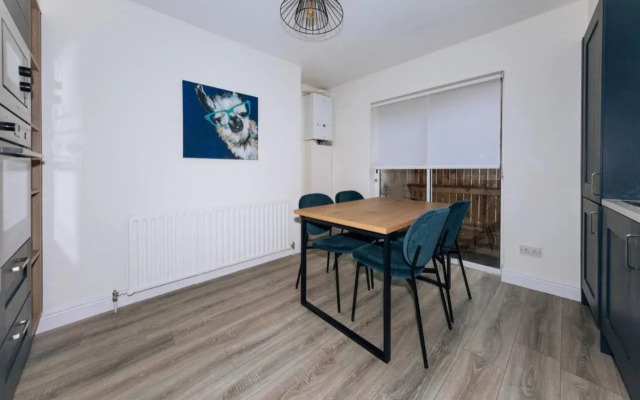 Centrally Located & Spacious 4BD House- St Kevin's