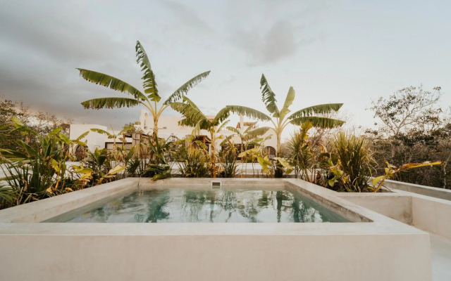 Villa Torana 4br/8pp Private Pool Rooftop Security