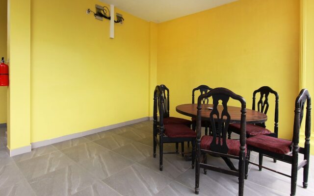 OYO 1235 Tona Residence