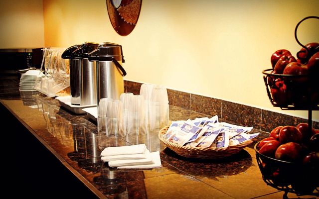 Ramada by Wyndham Kissimmee Downtown Hotel