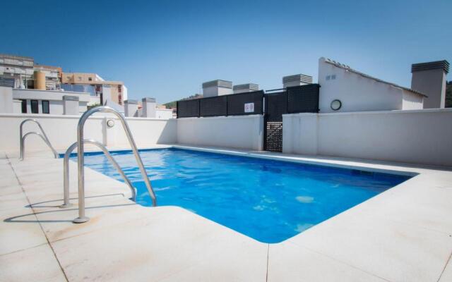 Holidays2malaga Refino Pool And Parking