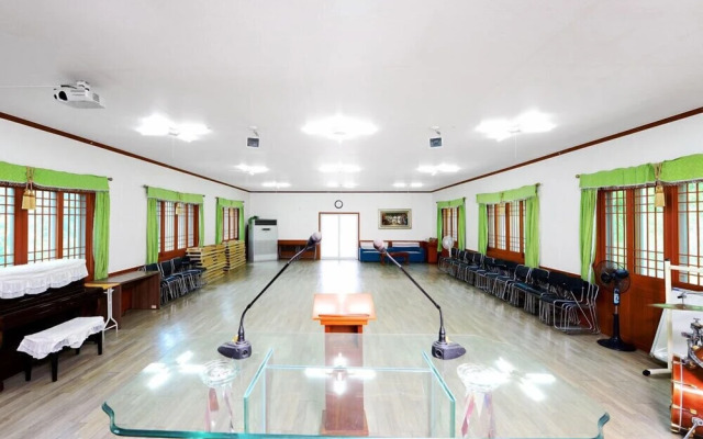 The Tree in the Lake