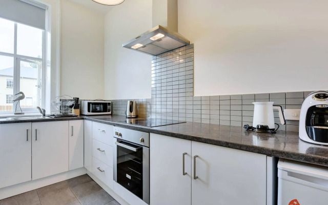 Portsea Place
