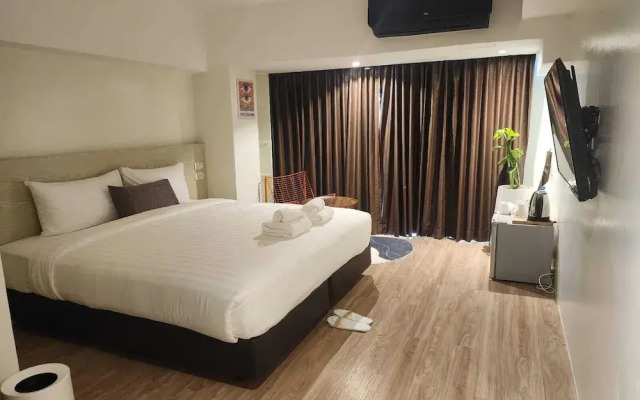 Gecko EYE Hotel