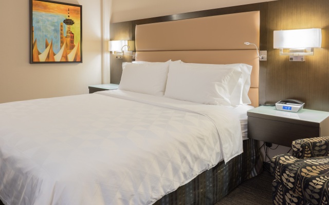 Holiday Inn Hotel & Suites Vancouver Downtown, an IHG Hotel