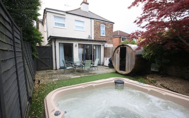 Bournemouth Holiday Let With Hot Tub & Sauna