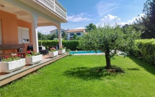 Olive & Lavender villa with pool