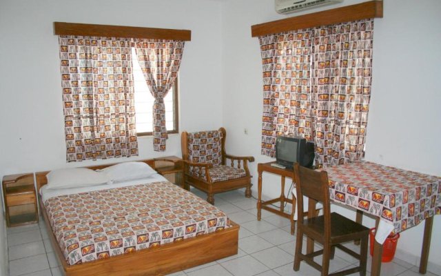 Hotel Aurore Lome