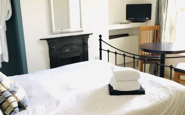 Abbots Leigh Bed & Breakfast